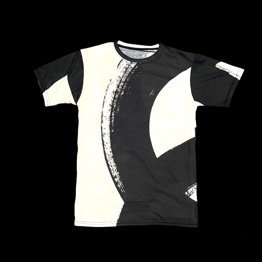 Men’s Medium Custom Fashion Tee